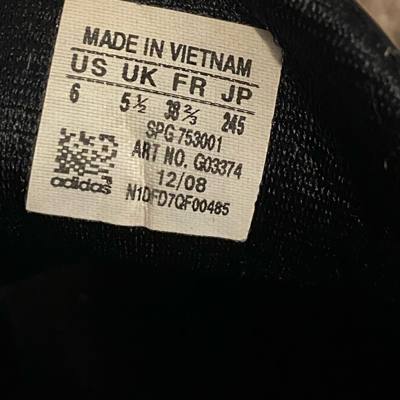 Women’s Soccer Cleats - Picture 3 of 3